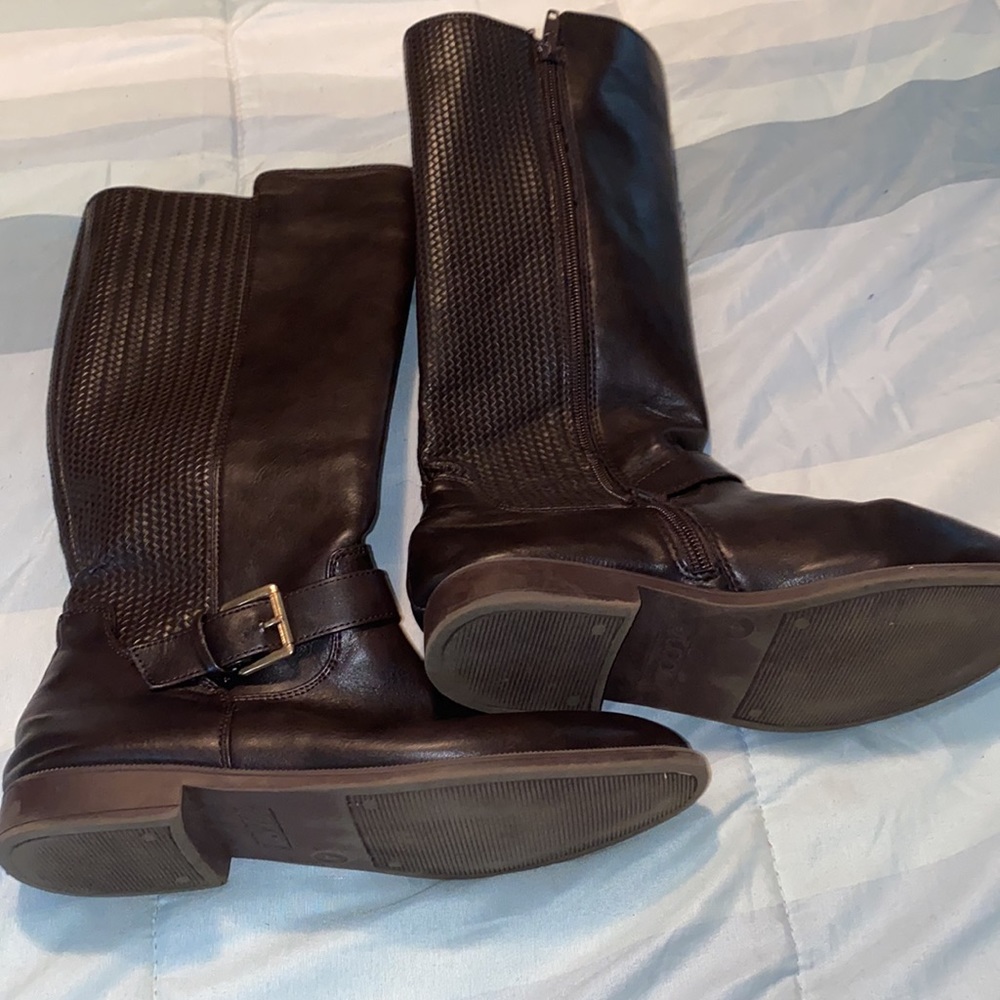 Shoes - Picture 3 of 3